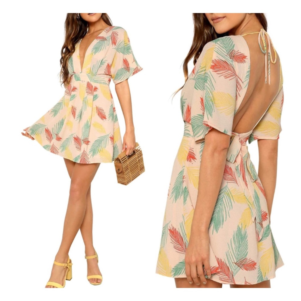 NWOT Tropical Leaf Print Plunging V-Neck Tie Open Back Summer Mini Dress Size S